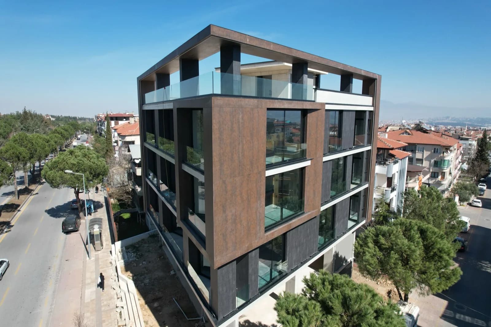 Mechanical Façade Systems